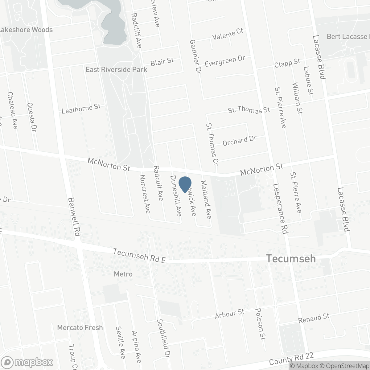 2385 GATWICK, Windsor, Ontario N8P 1Y7